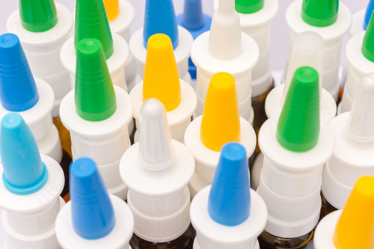 Comparing Natural Nasal Sprays: Xlear vs. Saline, Steroids, and More